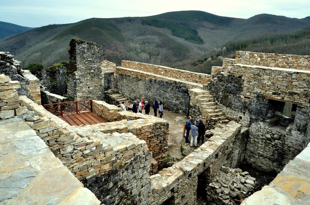 Así han avanzado las restauraciones en el interior del castillo de Sarracín.