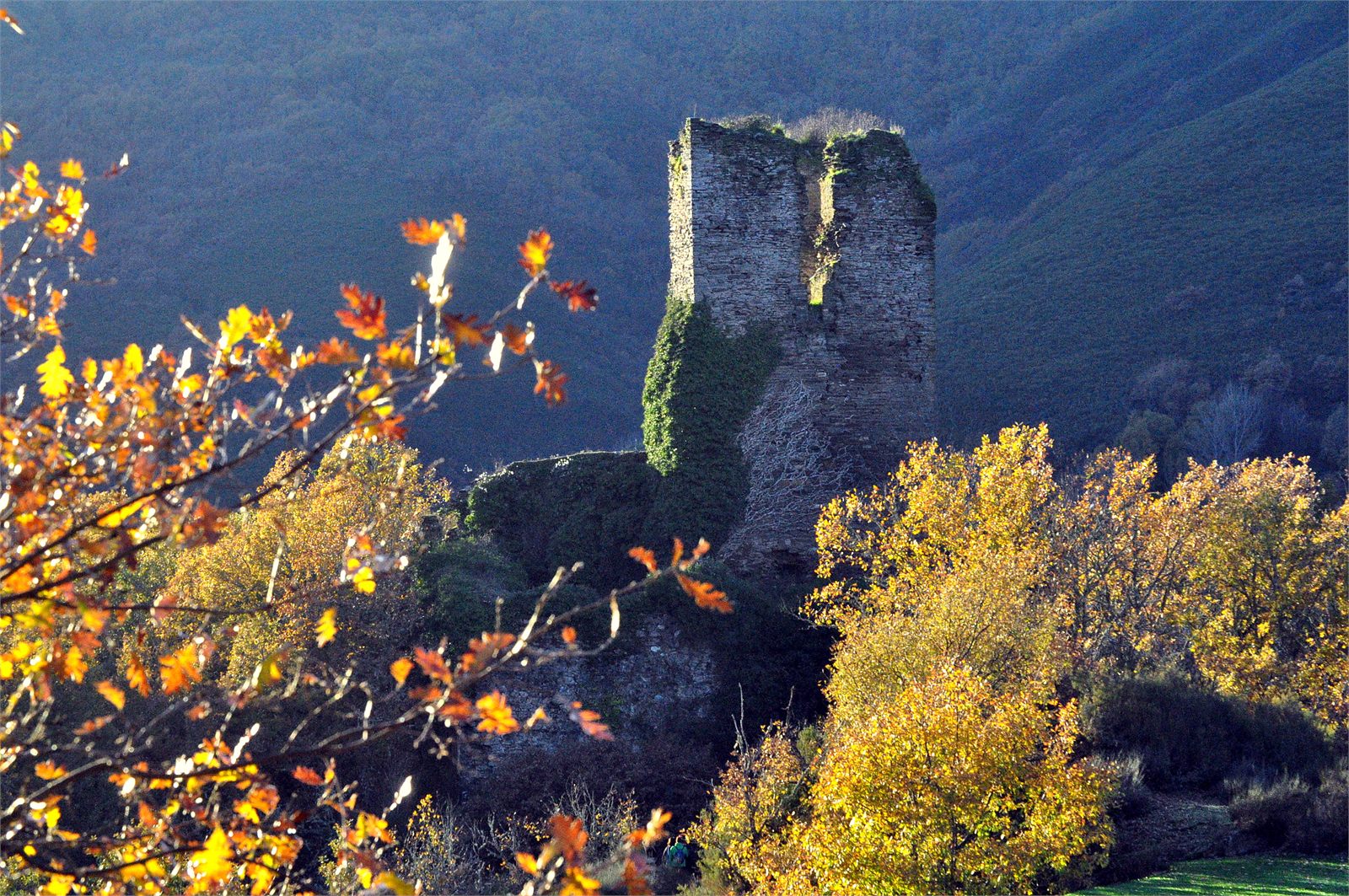 Romántico aspecto de las ruinas del castillo de Balboa.