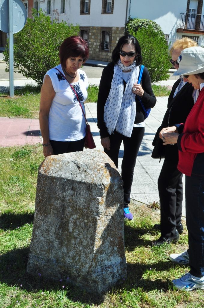 Puente Almuhey. Mojón de los tres señoríos,