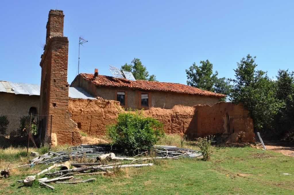 Ruinas de la iglesia de Farballes.