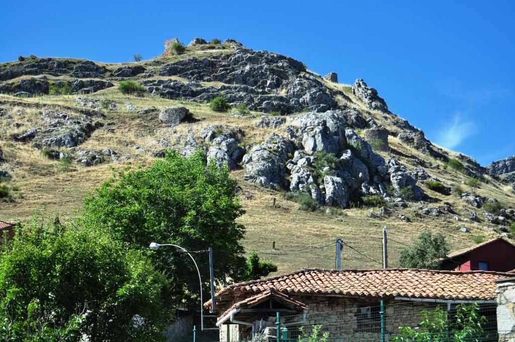 Ruinas del castillo de Aviados.