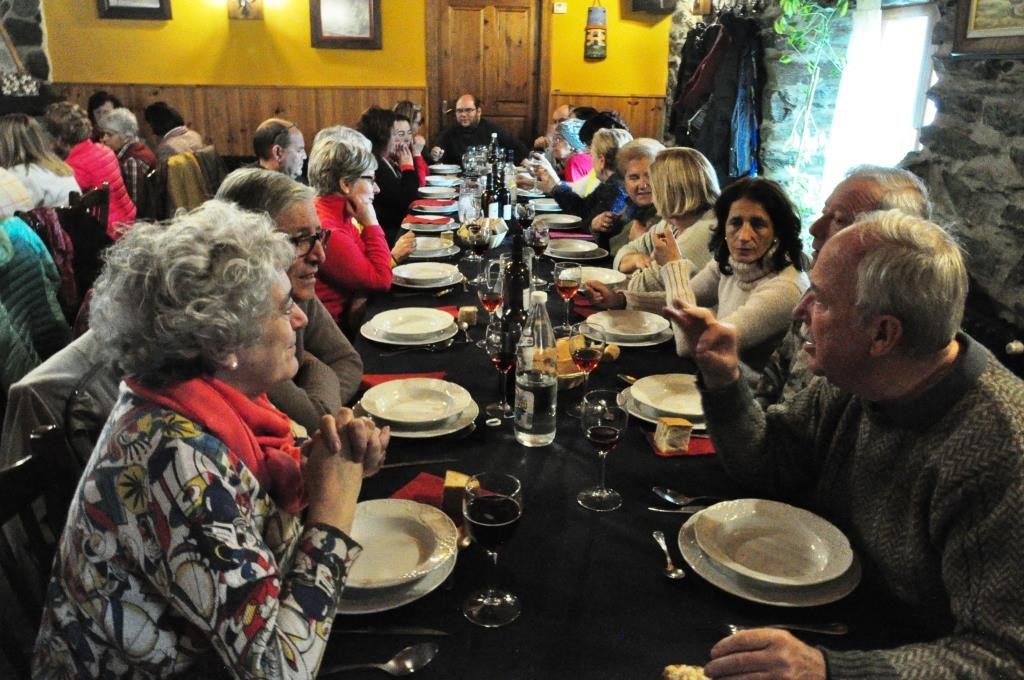 Comida en "Cumbres de Omaña" (Senra).