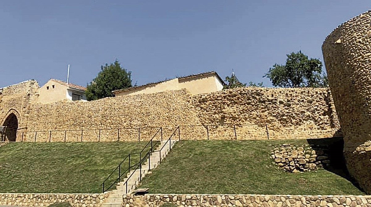 Almanza. Muralla LNC