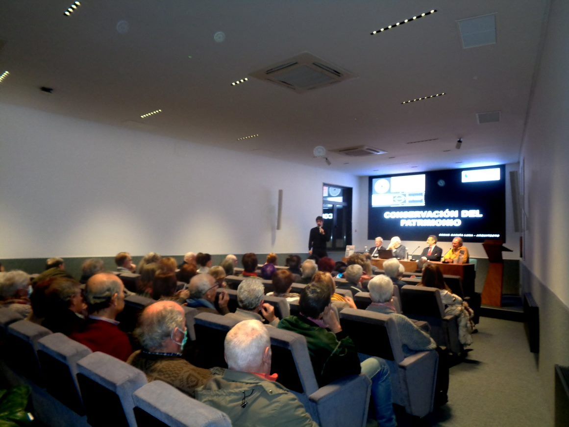 Conferencia de oscar García Luna y de Marcelino Fernández, presidente de Promonumenta, en el ciclo «los martes del patrimonio».